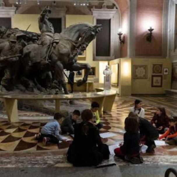 Camicie rosse e code di crine in LIS – Lingua dei Segni Italiana