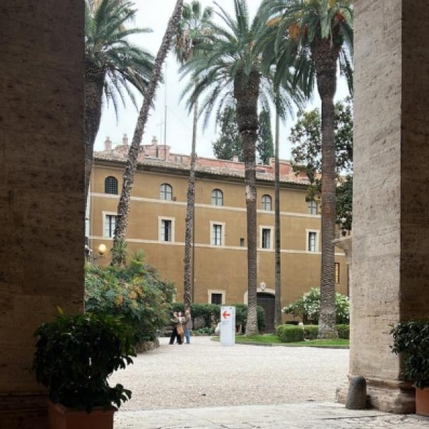  Salvare la Bellezza: Palazzo Venezia tra Guerre e Rinascita