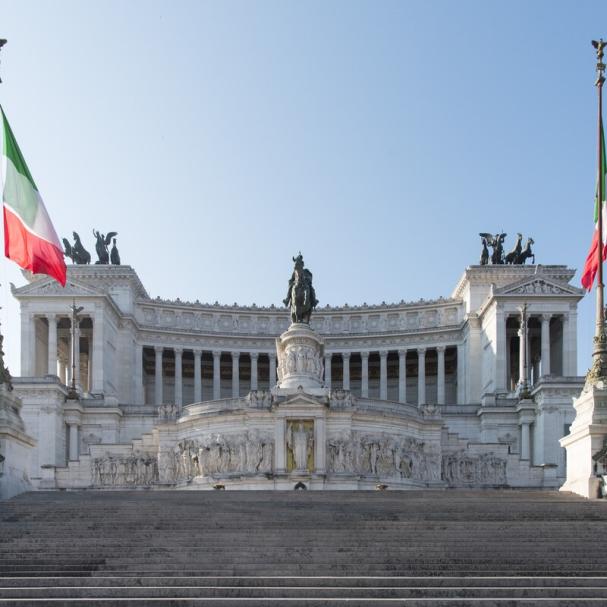 Vittoriano: restoration of sculptures on the main front