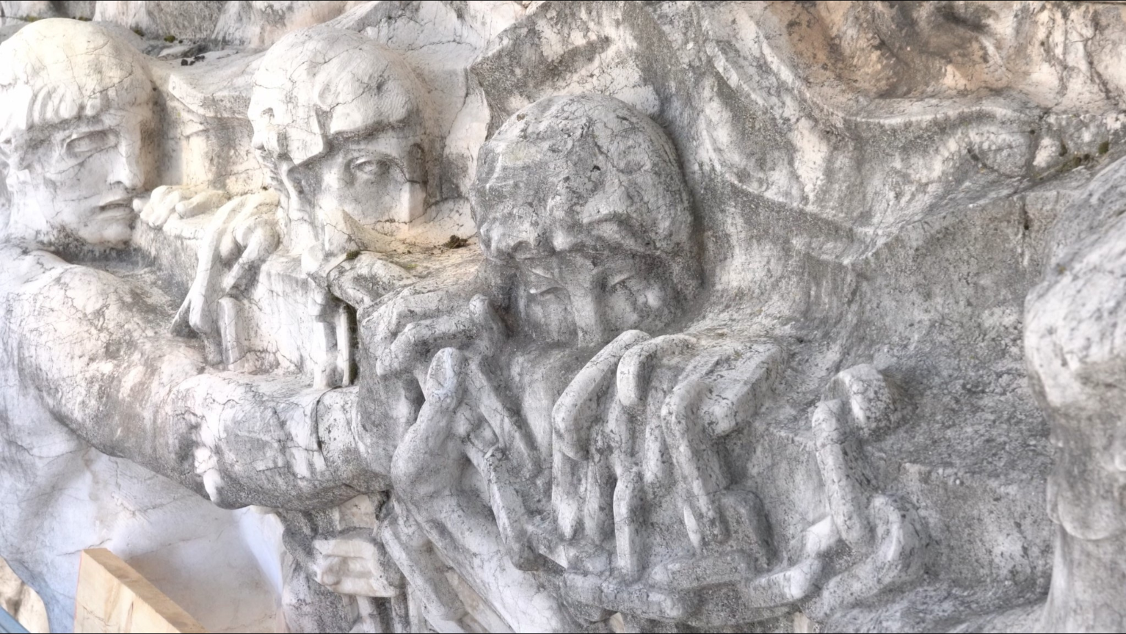 Detail of the eastern frieze by Angelo Zanelli  