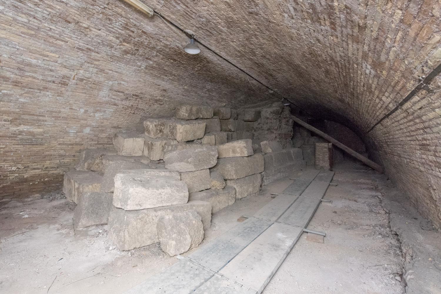 Il tratto delle Mura Serviane scoperto durante i lavori di scavo delle fondazioni del Vittoriano
