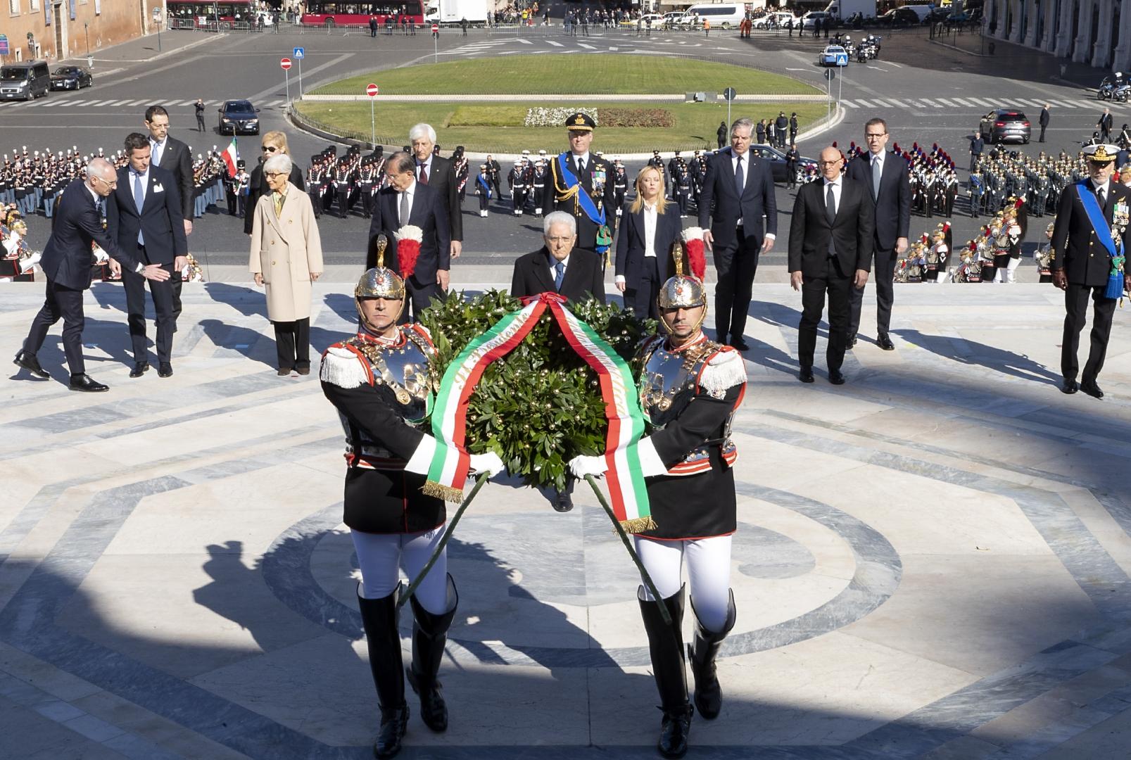 Giornata dell’Unità: il Presidente della Repubblica depone corona d’alloro sulla Tomba del Milite Ignoto