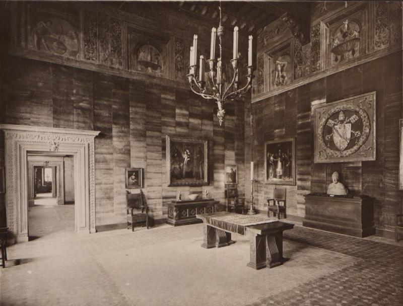 Appartamento Barbo, veduta della sala dei Paramenti o delle Fatiche d'Ercole nell'allestimento Hermanin del 1929