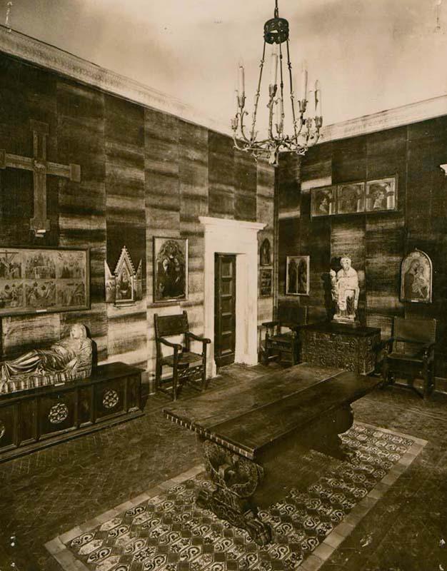 Appartamento Barbo, veduta della sala di Simone Martini nell'allestimento Hermanin del 1929
