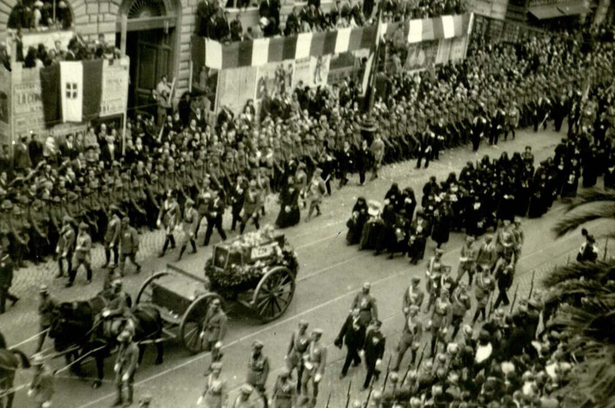 After the ceremony at the Basilica of Santa Maria degli Angeli (Saint Mary of the Angels), the remains of the Unknown Soldier were placed on the gun mount of a cannon drawn by horses and transported from Termini Station down Via Nazionale, followed by a procession of veterans and a large emotion-laden crowd
