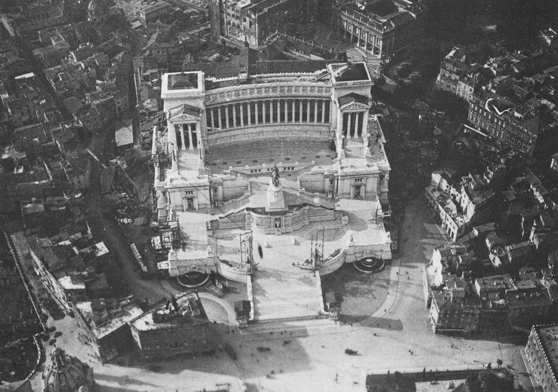 Veduta aerea del Vittoriano prima dell'inaugurazione del 1911
