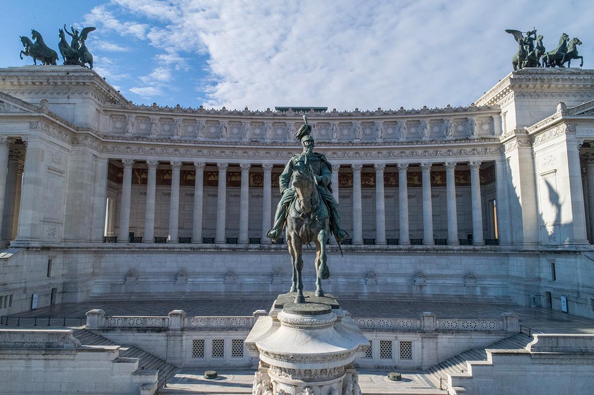 Statua di Vittorio Emanuele II a cavallo