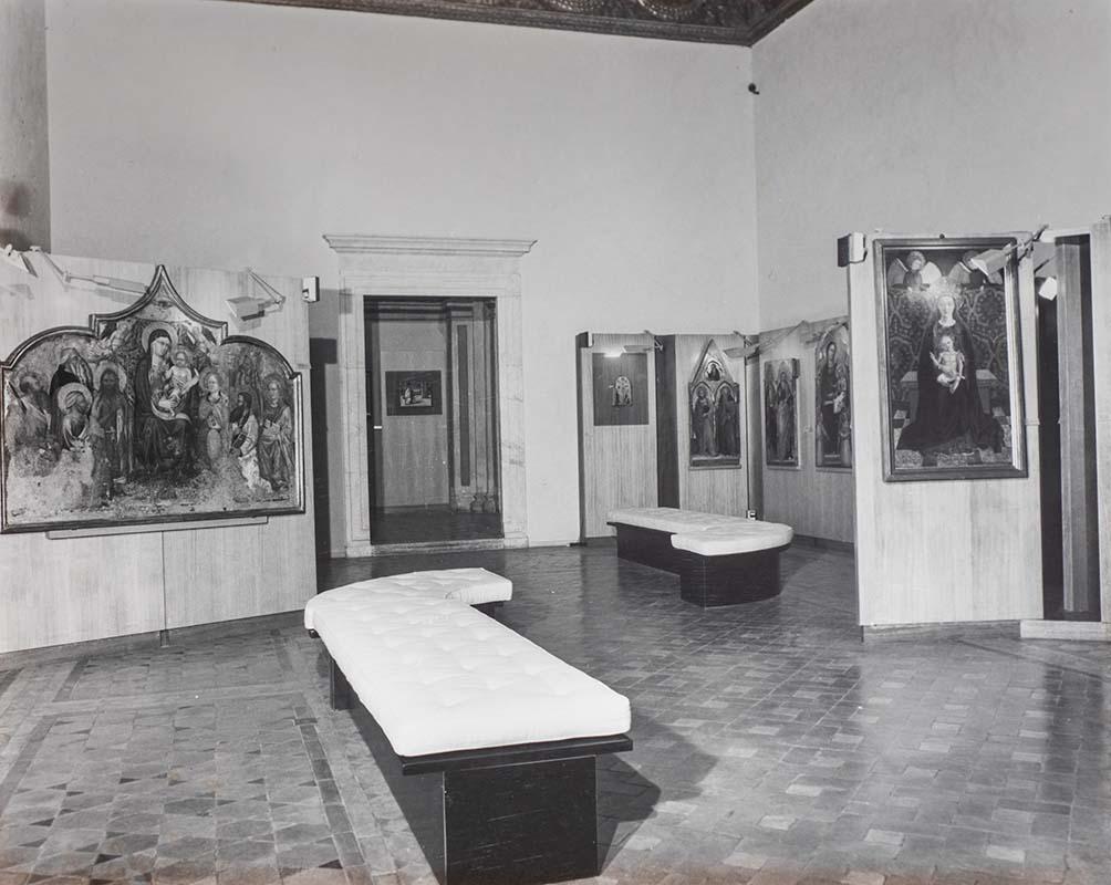 Allestimento museografico della sezione di arte medievale curato dall'architetto Eugenia Cuore nel 1985