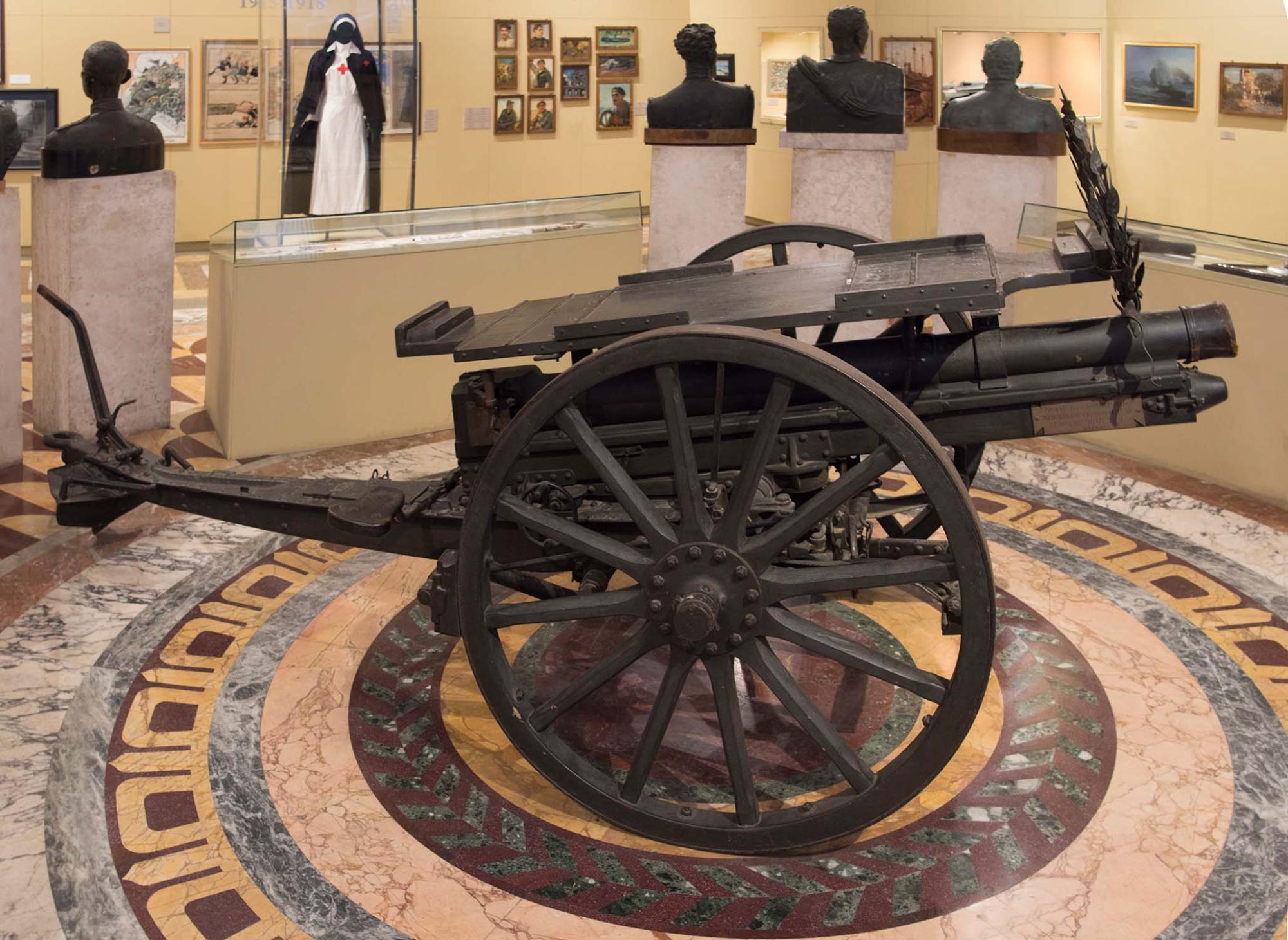 Affusto di cannone utilizzato per il trasporto del Milite Ignoto nel 1921