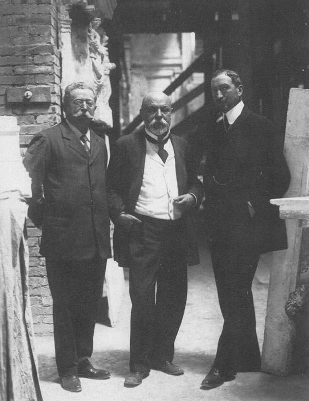 Gli architetti Koch, Piacentini e Manfredi, ai quali fu affidata la direzione artistica del Vittoriano in seguito alla morte nel 1905 di Giuseppe Sacconi
