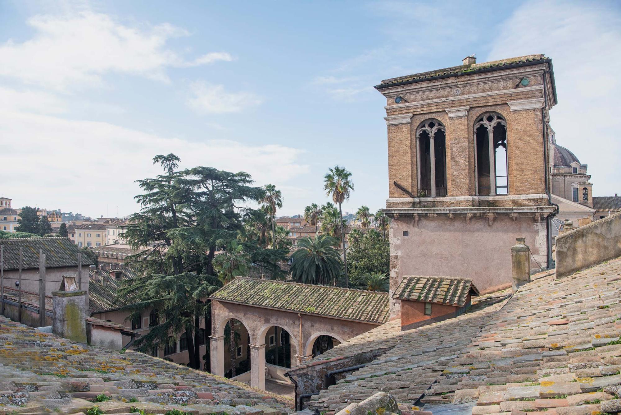Attics, walkways and roof terraces