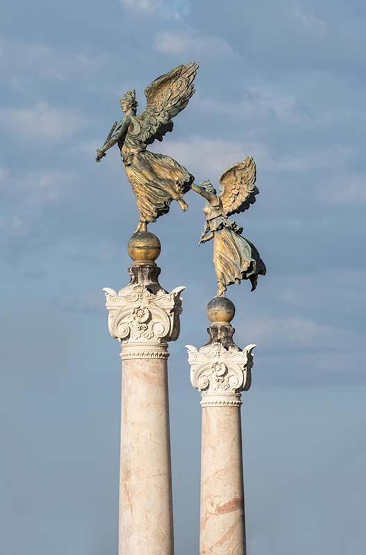 The triumphal columns