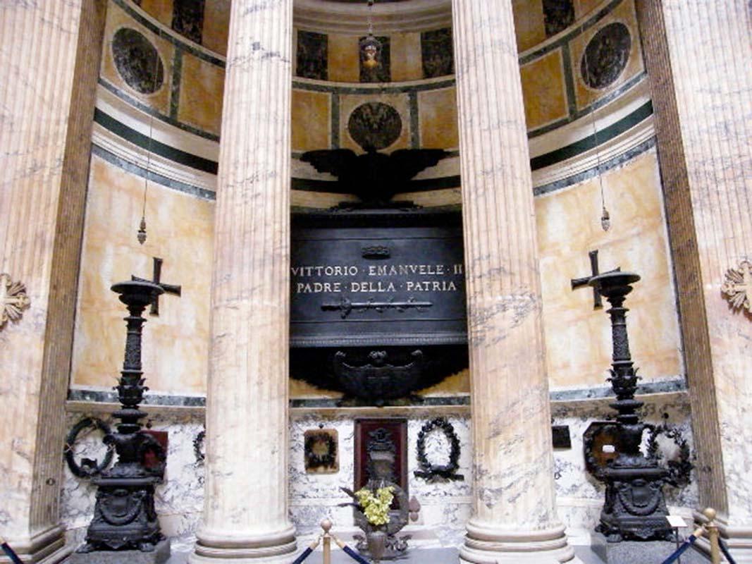 Monumento funebre di Vittorio Emanuele II al Pantheon, o Basilica di Santa Maria ad Martyres a Roma
