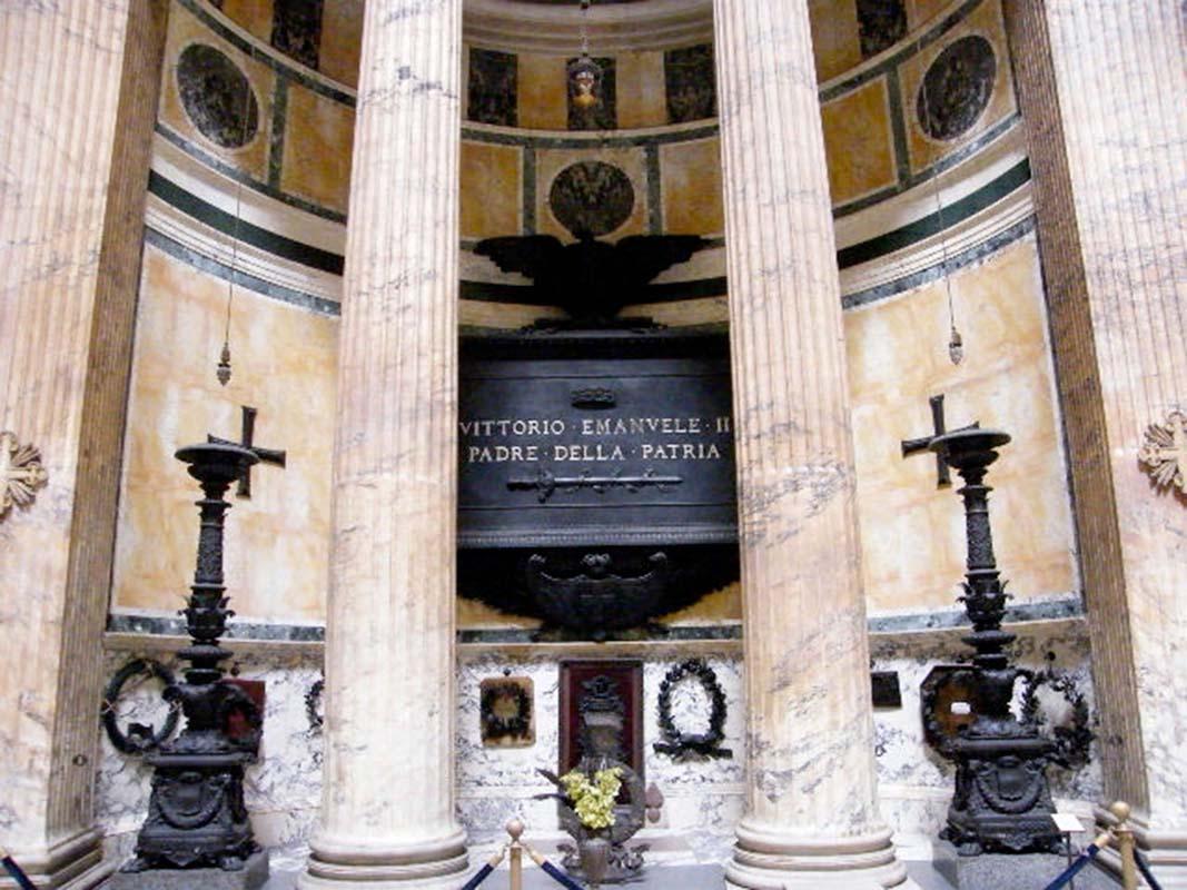 Monumento funebre di Vittorio Emanuele II al Pantheon, o Basilica di Santa Maria ad Martyres a Roma
