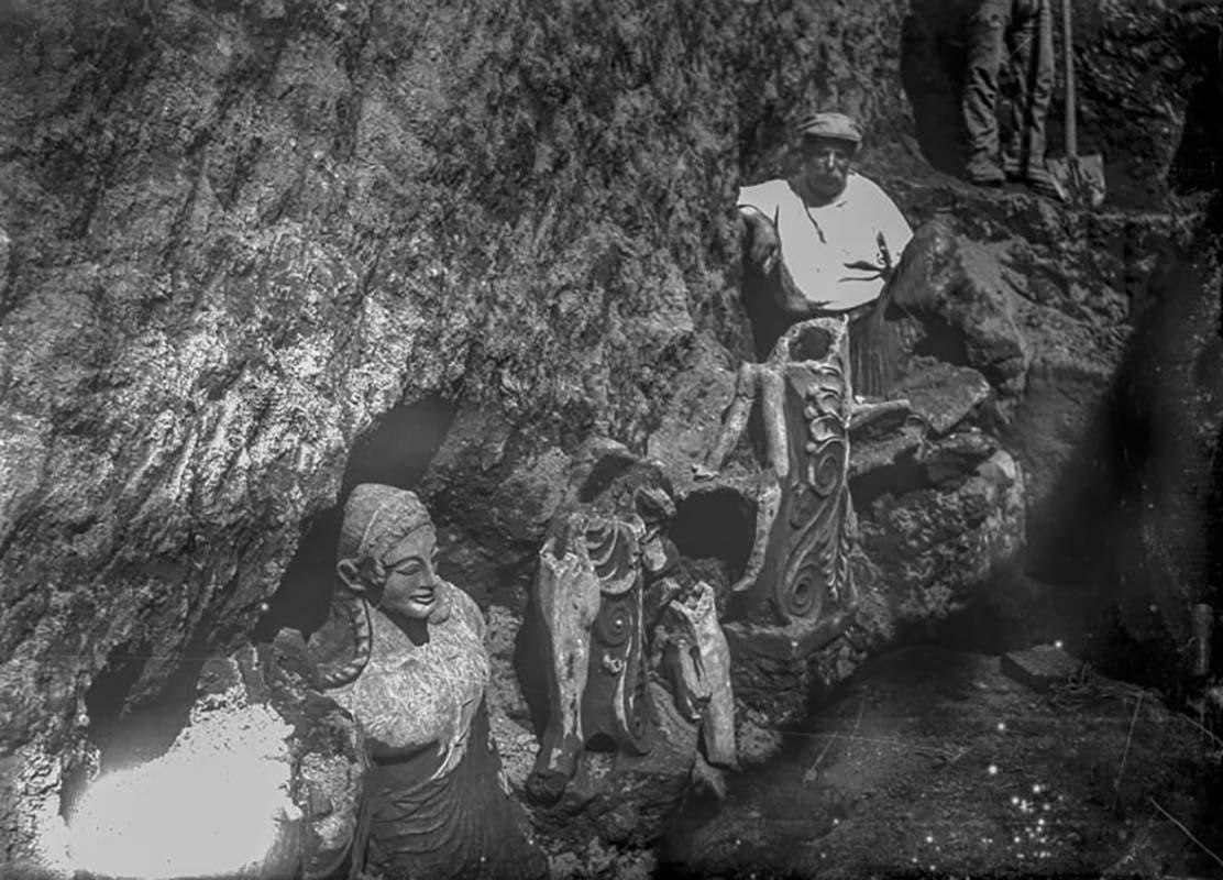 The discovery of the sculptural group of Portonaccio on 19 May 1916, now at the Etruscan Museum of Villa Giulia, in a photograph by Giulio Quirino Giglioli, who oversaw the dig as Antiquities Supervisor  
