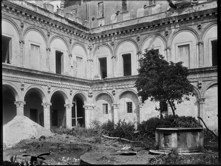 ICCD – Gabinetto Fotografico Nazionale,&nbsp;Direzione Giovanni Gargiolli (1895-1913), Lazio, Roma, Palazzi, Palazzo Venezia 1908-1911, E003285