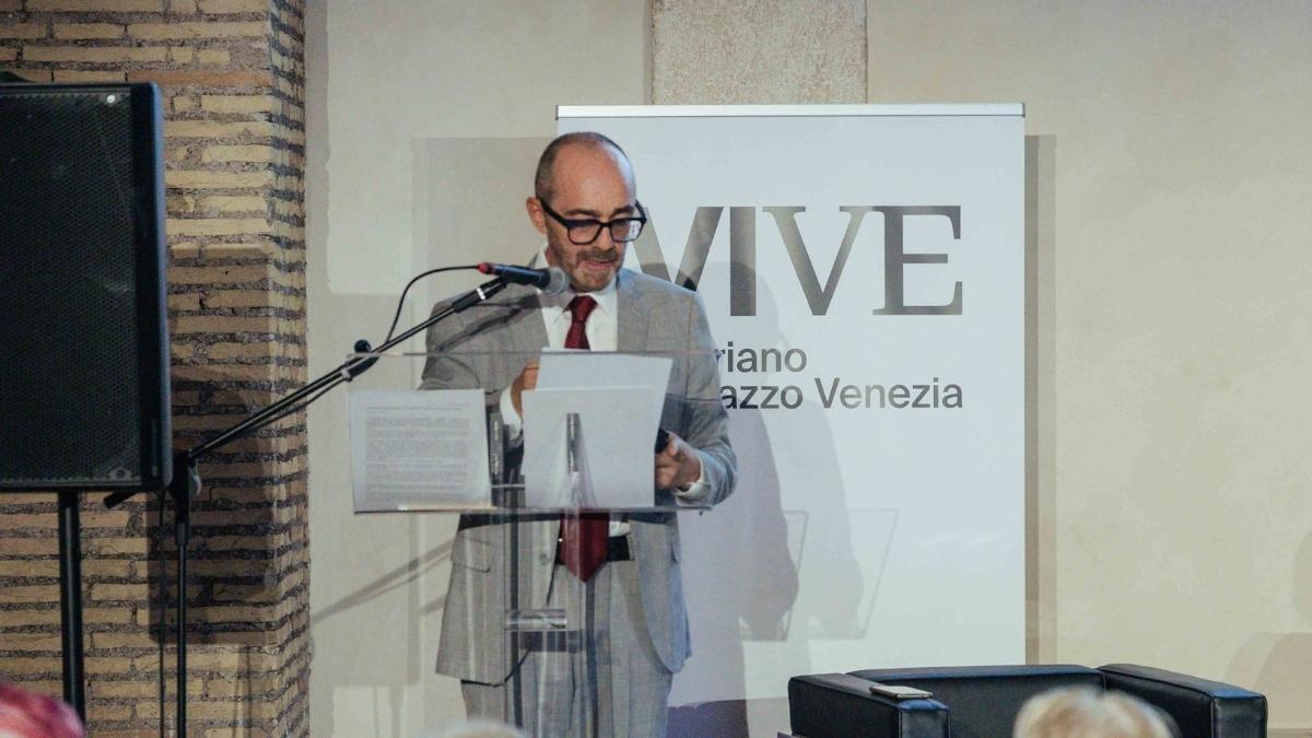 Un paesaggio urbano di simboli, riti e cerimonie: la Via Sacra tra età antica e medioevo