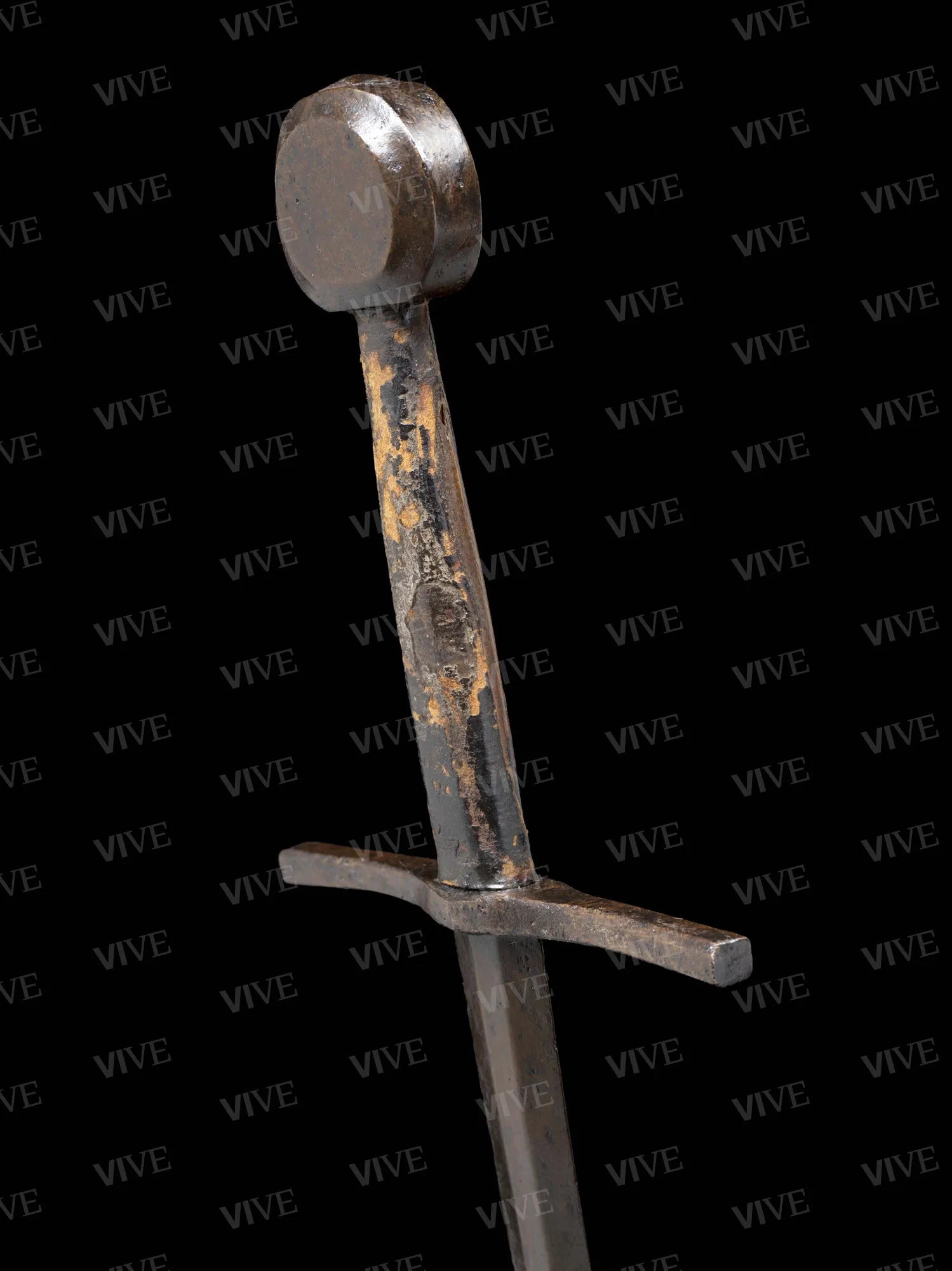 Sword with disc pommel - western European production