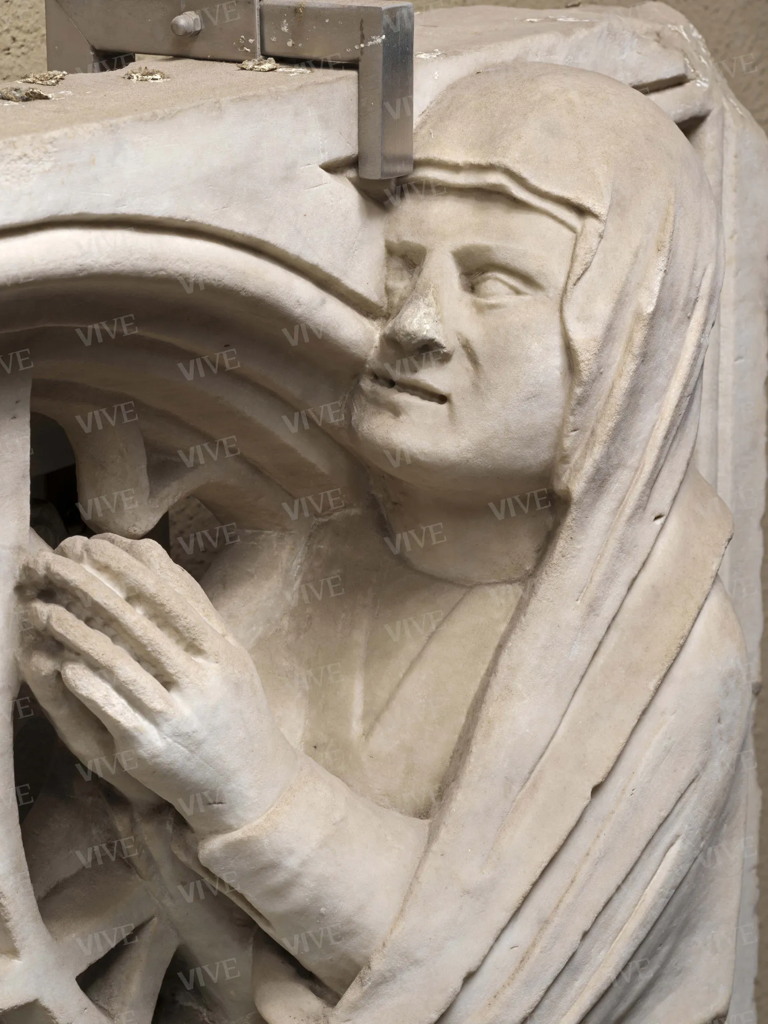 Transenna con due donatori - Giovanni di Stefano da Siena