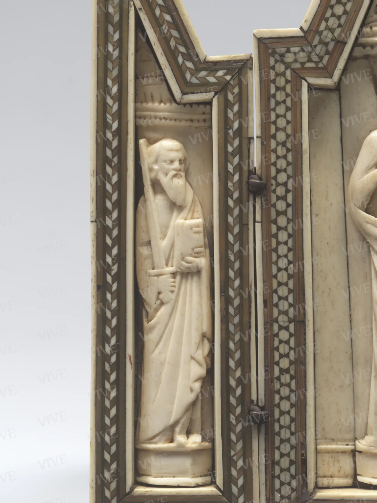 Trittico con la Vergine, il Bambino e i santi Pietro e Paolo  - Bottega degli Embriachi