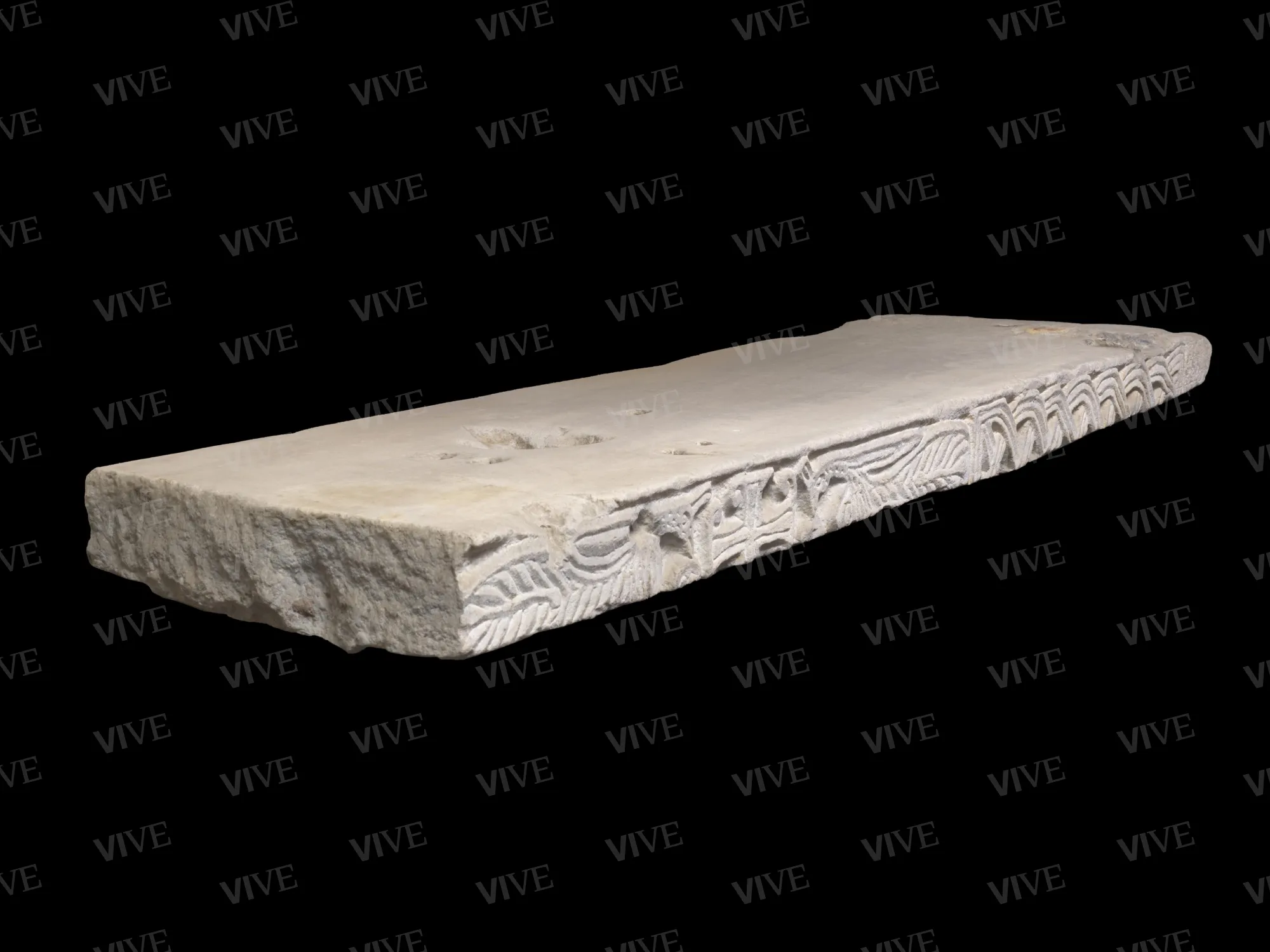 Frammento di architrave con pavoni affrontati - ambito romano