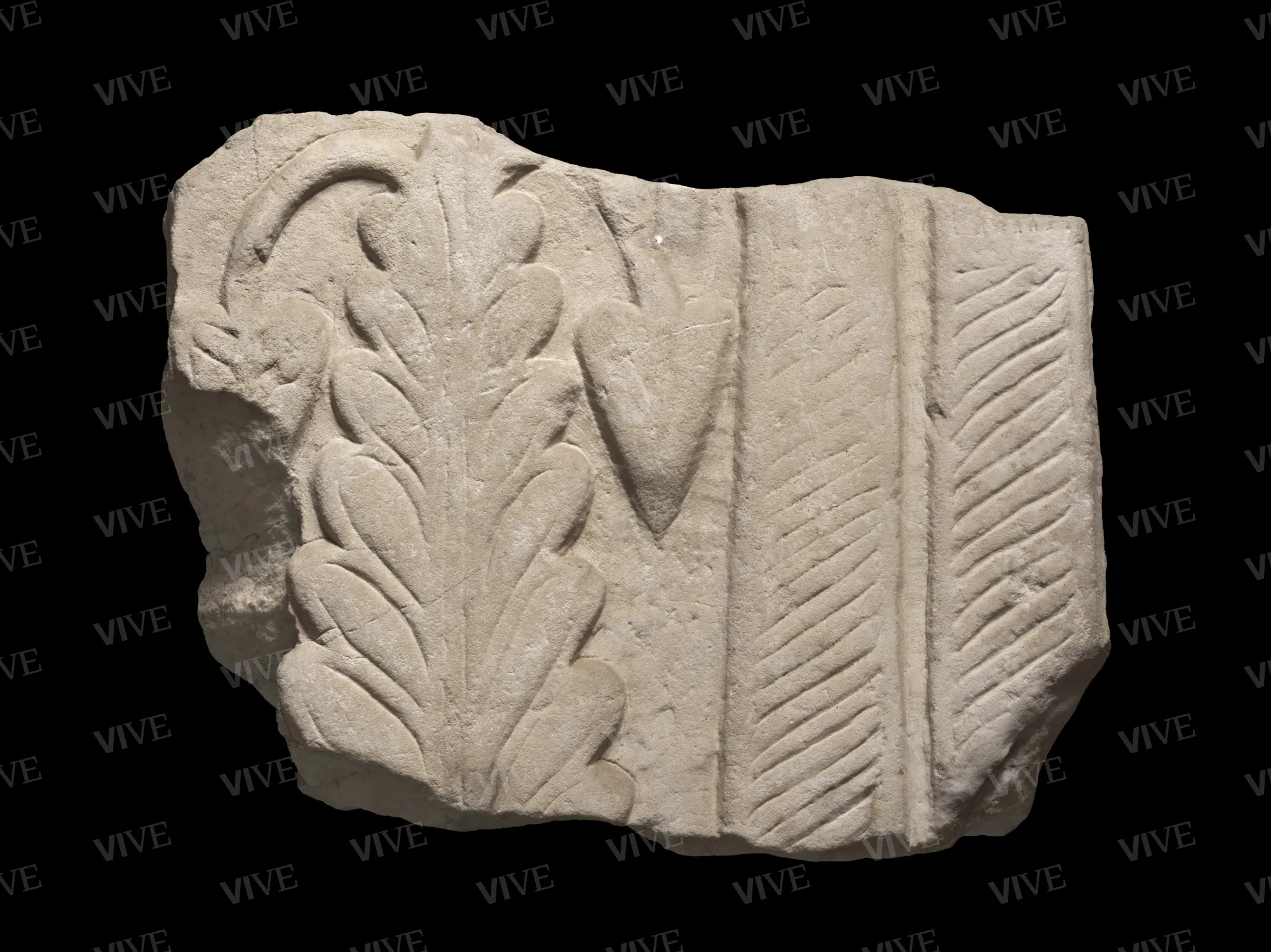 Frammento di pluteo bifronte con alberello e colonnine binate - ambito romano