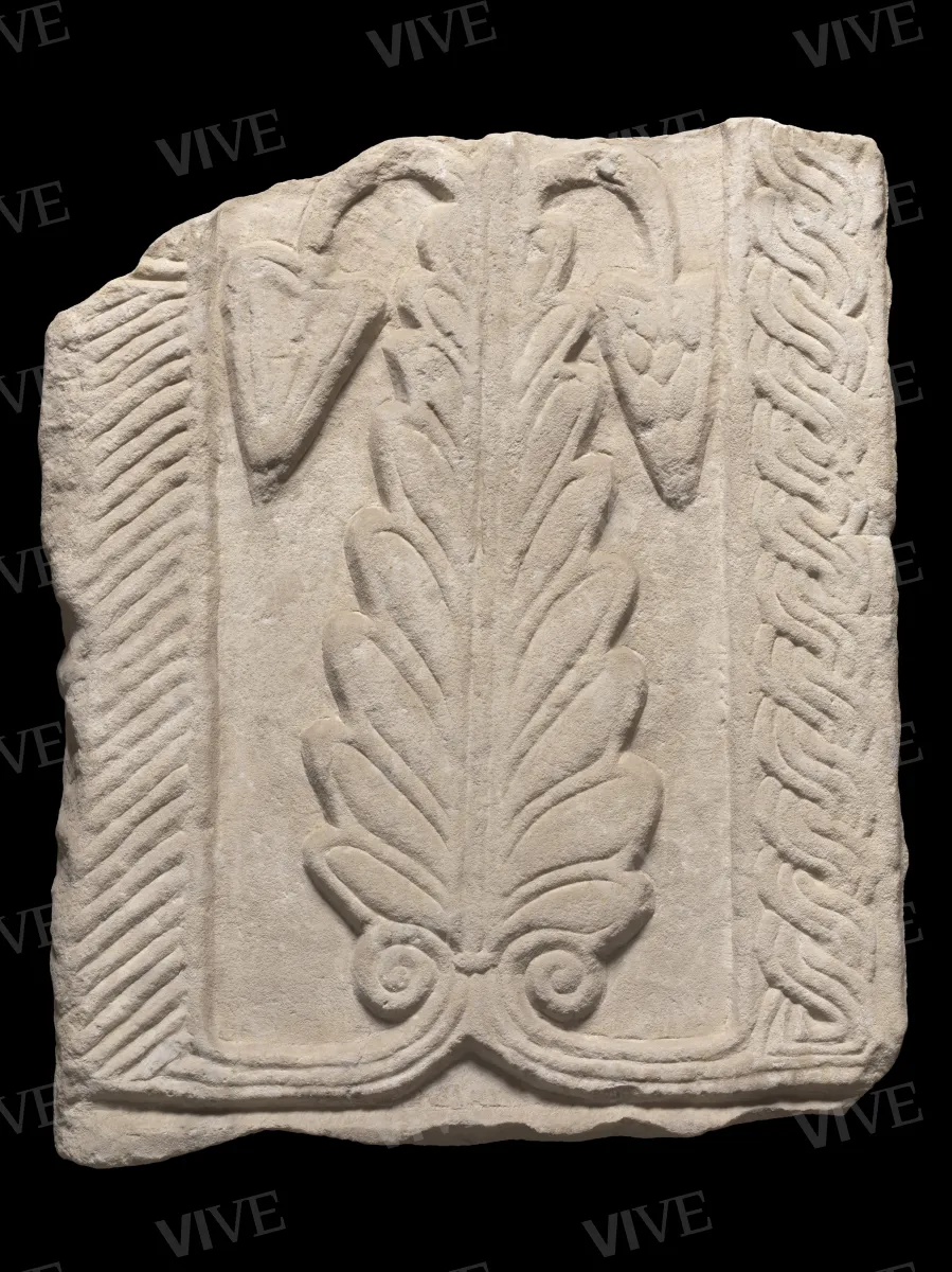 Frammento di pluteo bifronte con alberello - ambito romano