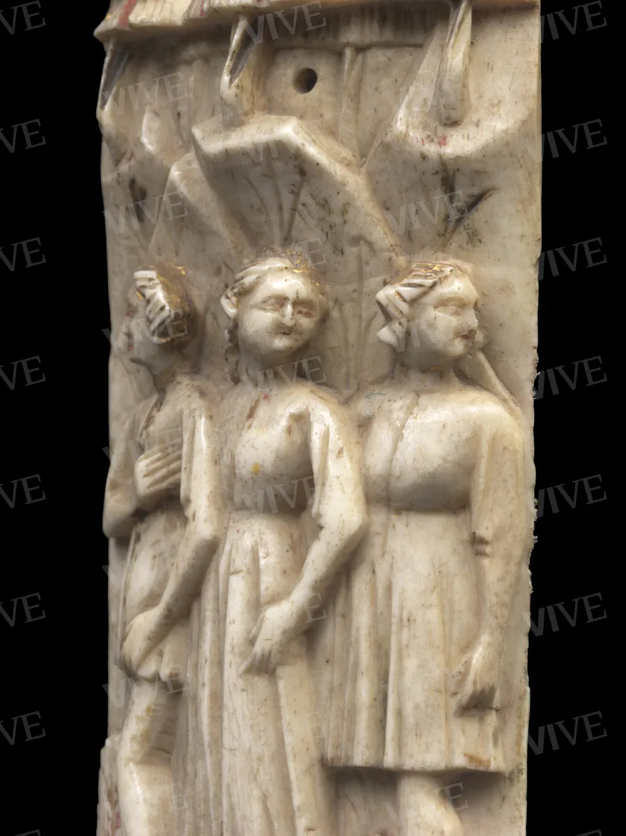 Small plaque from a casket with courtly scenes: three characters  - Baldassarre Ubriachi