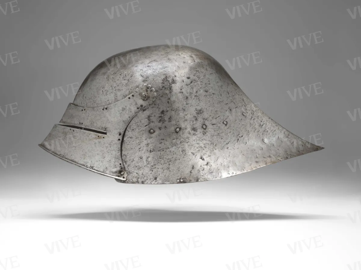 Fan-shaped sallet - Austrian production
