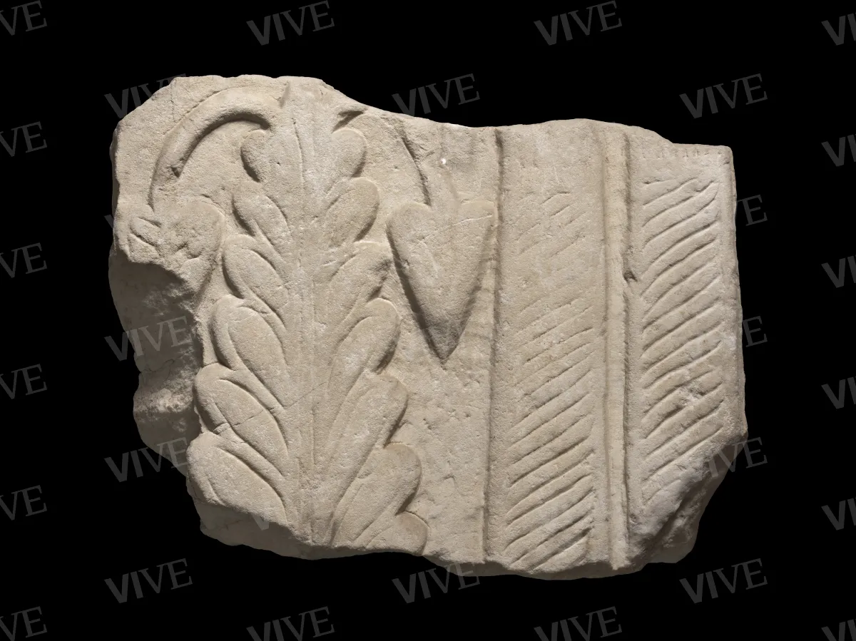 Frammento di pluteo bifronte con alberello e colonnine binate - ambito romano